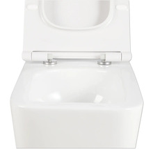 Vit vägghängd toalett med djup spolning, öppen spolkant och toalettsits