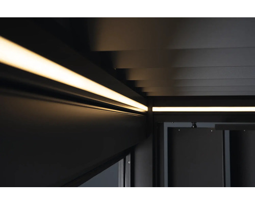 Detaljvy av ett terrasstak med integrerad belysning