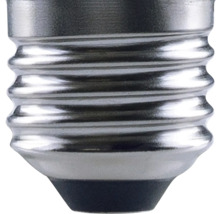 Närbild av skruvsockeln på en glödlampa