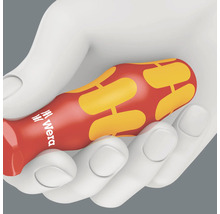 Wera Logo på skruvmejselhandtag i vit hand