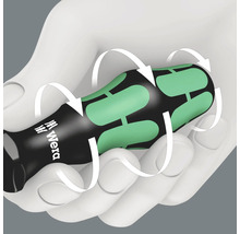 Illustration av en Wera skruvmejsel i en hand som demonstrerar det ergonomiska handtaget.
