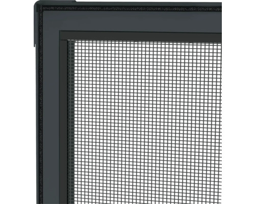 Detaljvy av ett insektsnät för fönster.