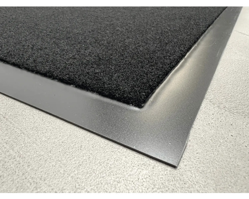 Svart dörrmatta med kant