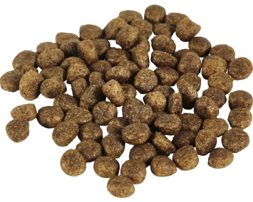 Hög med torrfoder för djur