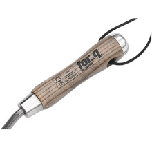 Trädgårdsverktyg med trähandtag och For_q logotyp