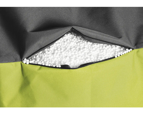 Detaljvy av en sittsäck fylld med frigolitkulor