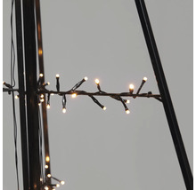 Detaljbild av en ljusslinga på en metallram