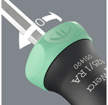 Detaljvy av skruvmejsel med spärrfunktion och pilmarkering