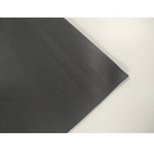 Svart gummimatta med noppstruktur