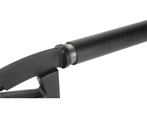 Detaljvy av ett verktyg med metallgänga och handtag