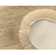 Fuskpälsmatta med halkfri baksida