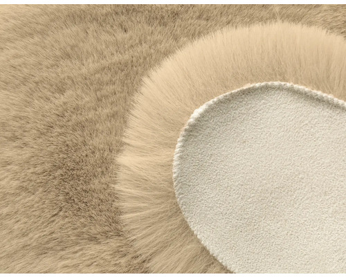 Fuskpälsmatta med halkfri baksida