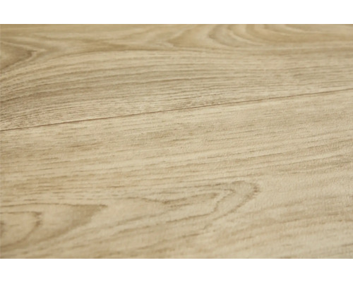 Närbild av laminatgolv med träådring