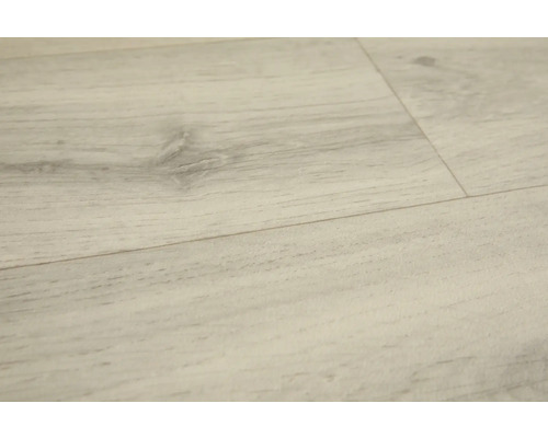 Närbild av laminatgolv med trästruktur