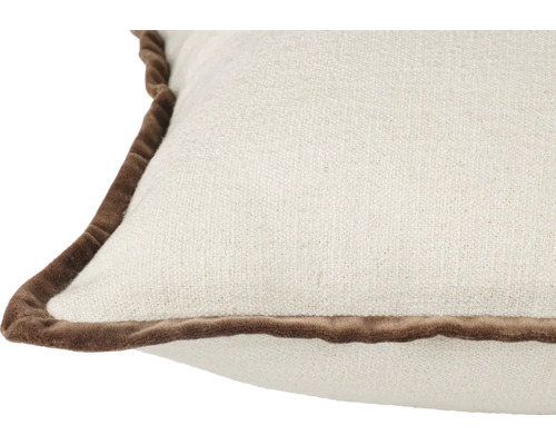 Prydnadskudde med brun sammetskant