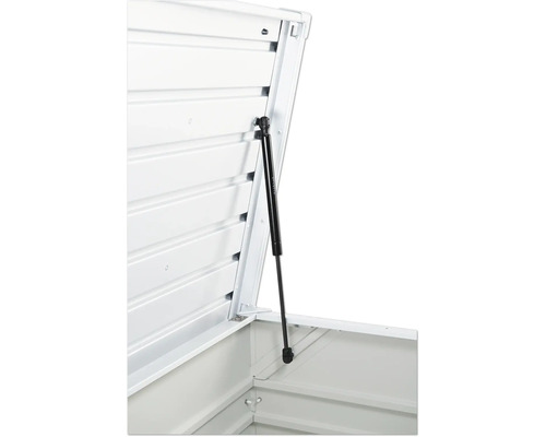 Detaljvy av en öppen, väderbeständig förvaringslåda med gasfjäder