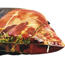 Prydnadskudde med dragkedja och höstlövsmönster