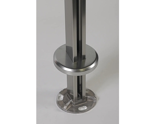 Räckesstolpe av metall