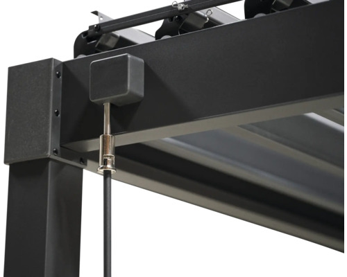 Detaljvy av en pergola med markis och fäste