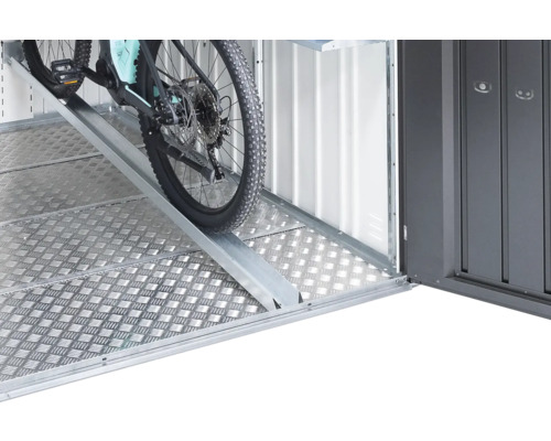 Cykel i cykelskjul på ramp