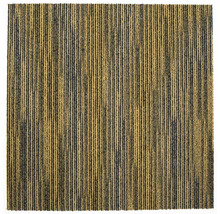 Fyrkantig matta med randigt mönster