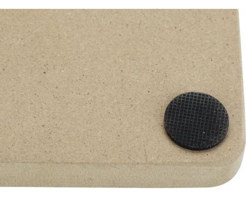 Träskiva med en svart, rund möbelglidare