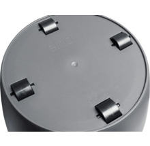 Undersida av en blomkruka med hjul och Elho logotyp