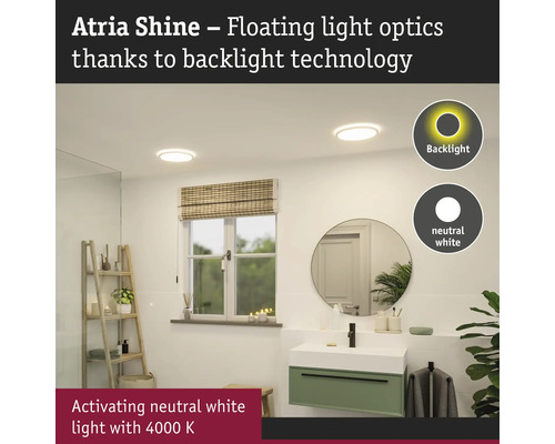 Badrum med taklampor med bakgrundsbelysning och neutralt vitt ljus