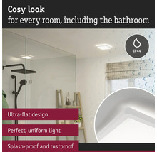 Badrum med dusch och platt taklampa med skyddsklass IP44