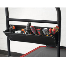 Verktygsvagn med borrmaskin, skruvmejslar, tång och tumstock