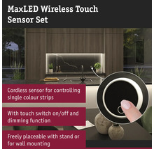 MaxLED trådlöst beröringssensorset i ett kök med LED-strips under skåpen.