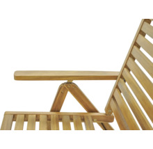 Detaljvy av en trädgårdsstol av trä