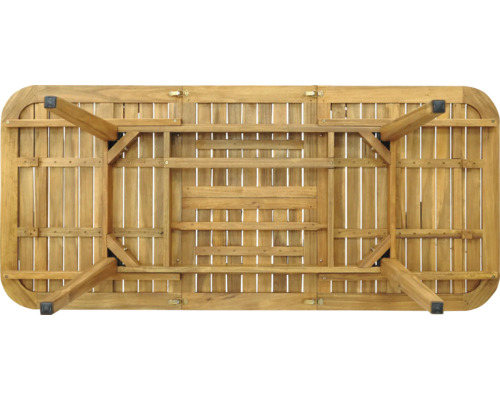 Undersida av ett trädgårdsbord i trä med rektangulär bordsskiva och fyra ben