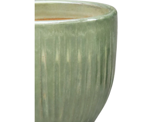 Keramisk blomkruka med räfflad yta