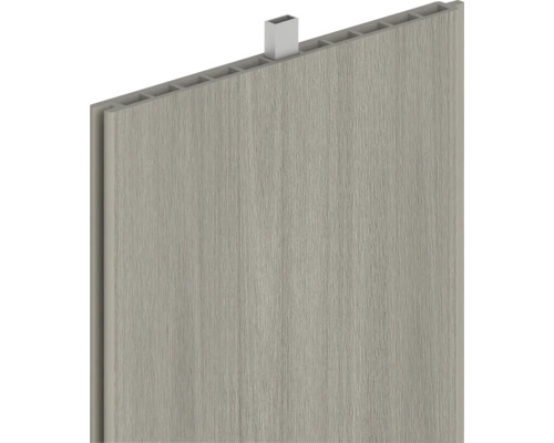 Spontad profilbräda med fästklämma för vägg- och takbeklädnad