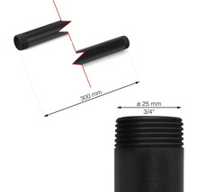 Svart gängad rör med en längd på 300 millimeter och en diameter på 25 millimeter