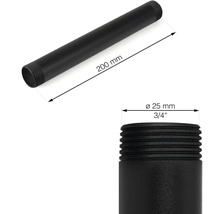 Svart 200 mm långt rör med en diameter på 25 mm och gänga i båda ändar
