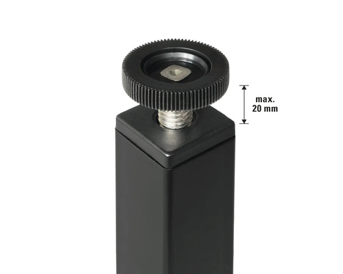 Justerbart möbelfot med en maximal höjd på 20 mm.