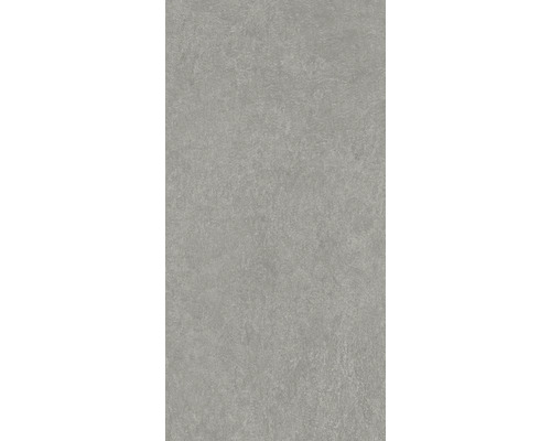 Grå golvplatta med strukturerad yta