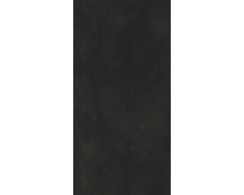 Mörk golvplatta med matt yta