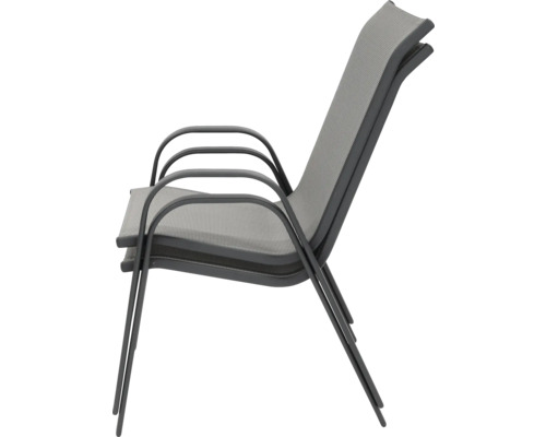 Stapelbar trädgårdsstol med armstöd, textilklädsel och metallram