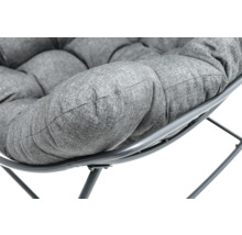 Detalj av sittdynan på en papasanfåtölj