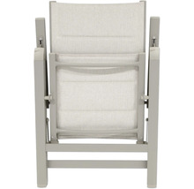 Bakifrånvy av en trädgårdsstol med textilklädsel