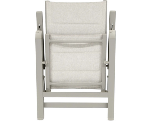 Bakifrånvy av en trädgårdsstol med textilklädsel