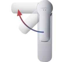 Laufen logotyp på en armatur med svängbar pip