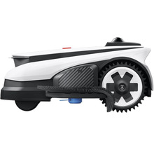 Sidovy av robotgräsklippare