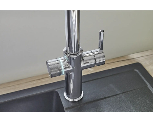 Köksblandare med temperaturkontroll vid diskbänken