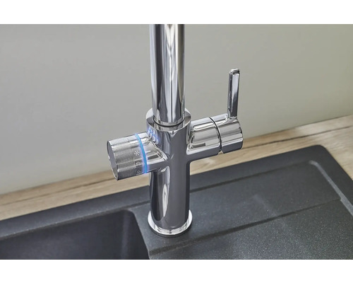 Köksblandare med sidomonterad temperaturregulator