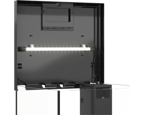 Insida av ett akvarium med belysning