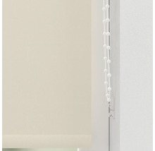 Beige sidodragrullgardin på fönster med kontroll